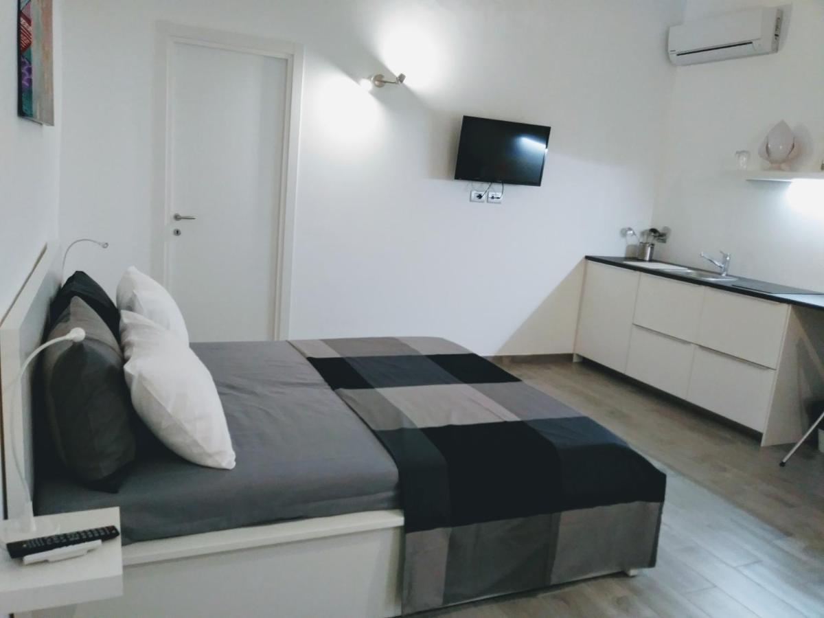 B&B 20 Archi Монополи Екстериор снимка