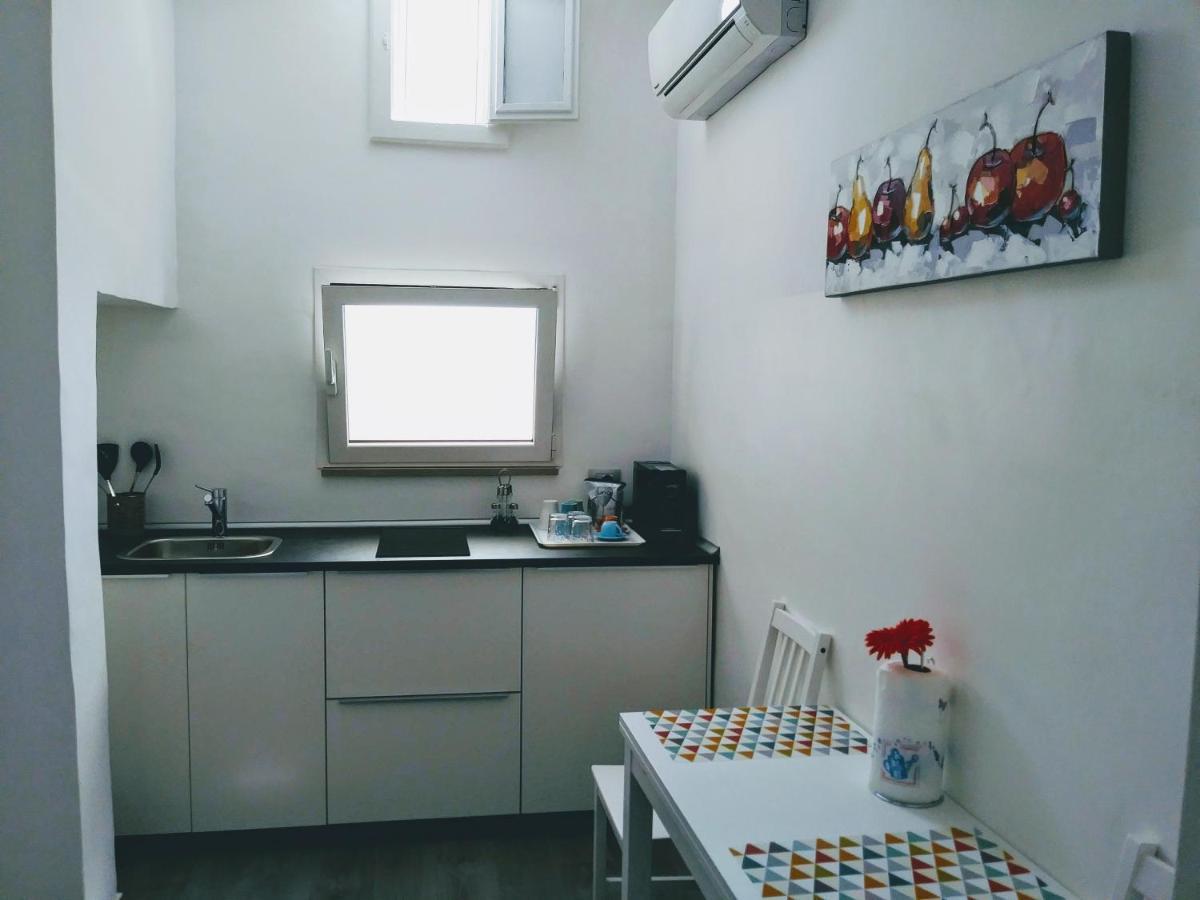 B&B 20 Archi Монополи Стая снимка